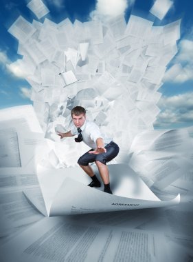 Kendine güvenen sörfçü