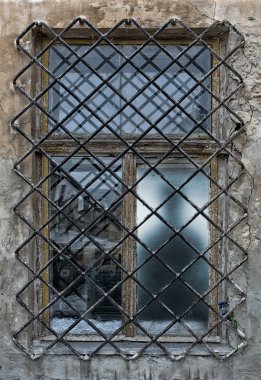 terk edilmiş eski penceresi