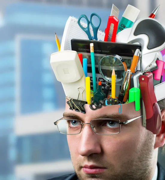 Empresario con accesorios en la cabeza —  Fotos de Stock