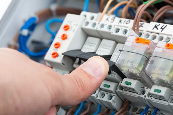 Bir fusebox açma — Stok fotoğraf