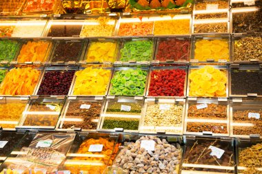 Kurutulmuş meyve ve fındık