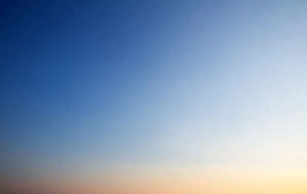 Klarer blauer Himmel — Stockfoto