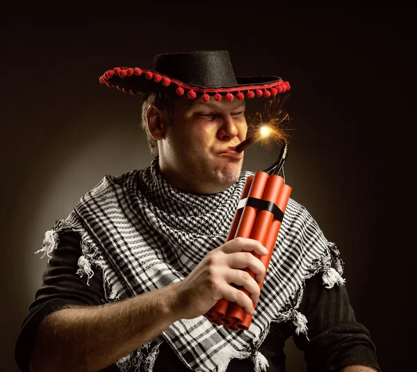 Vaquero mexicano disparando dinamita por cigarro —  Fotos de Stock