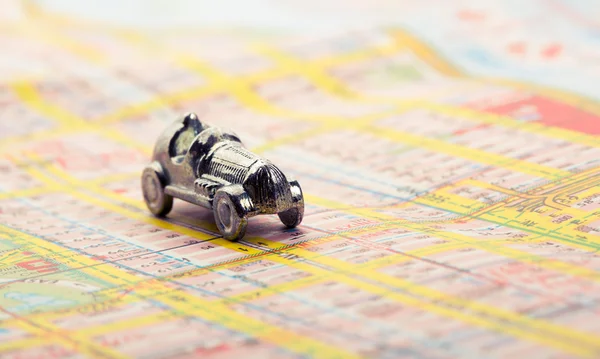 Old car on map — Stock Photo, Image