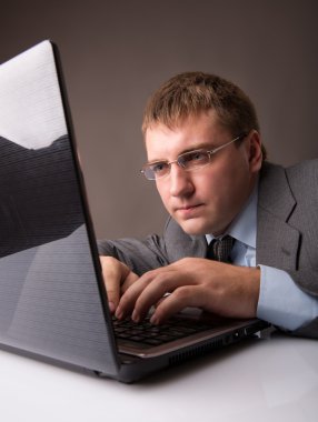 Ofis çalışanı