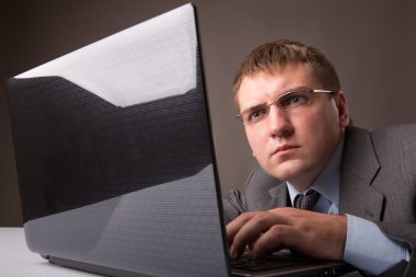 Ofis çalışanı