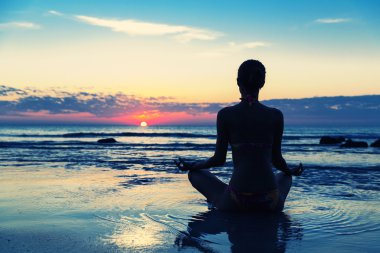 kadın meditasyon