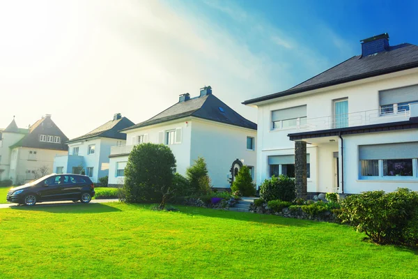 Europese voorsteden huizen — Stockfoto