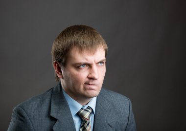 düşünceli işadamı portresi