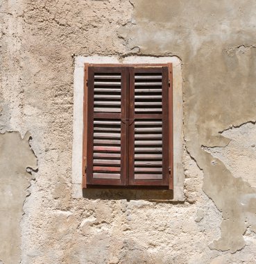 eski ahşap pencere