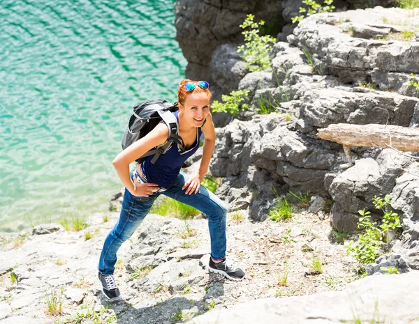 Girl at lake — Stock Photo, Image