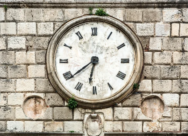 Antike Uhr — Stockfoto