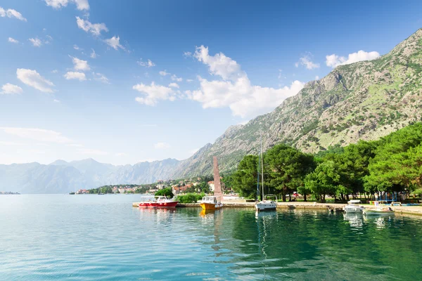 Small yachts in bay — Stock Photo, Image