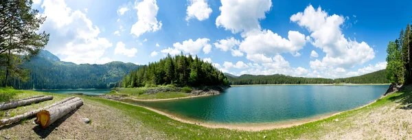 Crno 湖黑山 — 图库照片