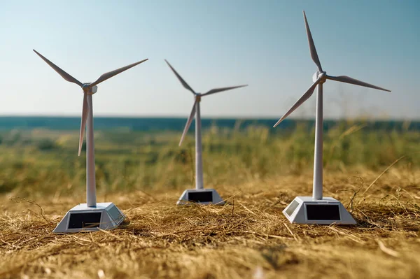 Three wind turbines in the field, nobody — Stock Photo, Image