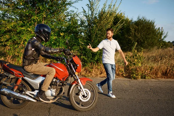 Körkurs på motordrom, motorcykelskola — Stockfoto