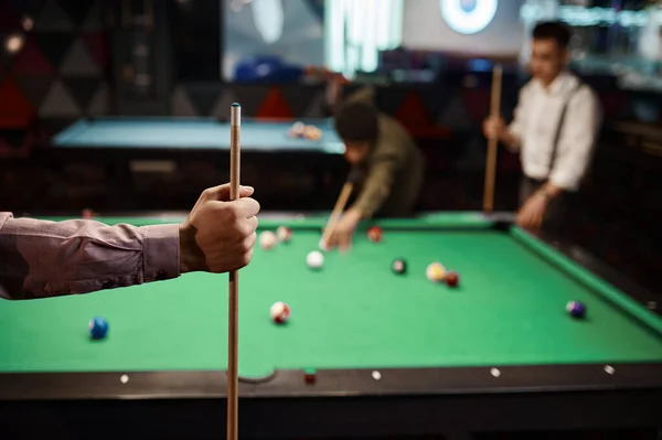 Groupe Amis Jouant Billard Amusant Club Billard — Photo