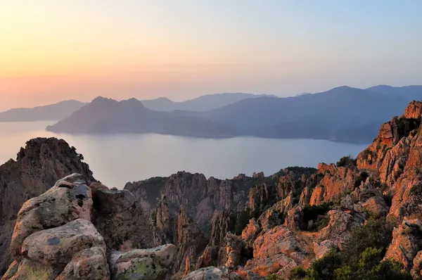 Закат на Корсике Callanques — стоковое фото