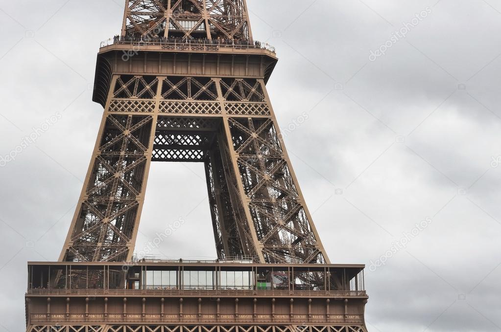 flour of Eiffel tower