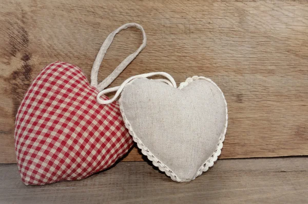 Dos pequeñas almohadas de corazón — Foto de Stock