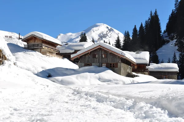 Savoie Dorf im winter — Stockfoto