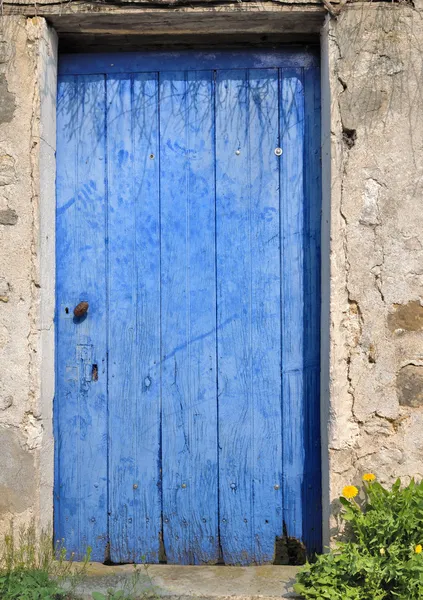 Litle puerta azul —  Fotos de Stock