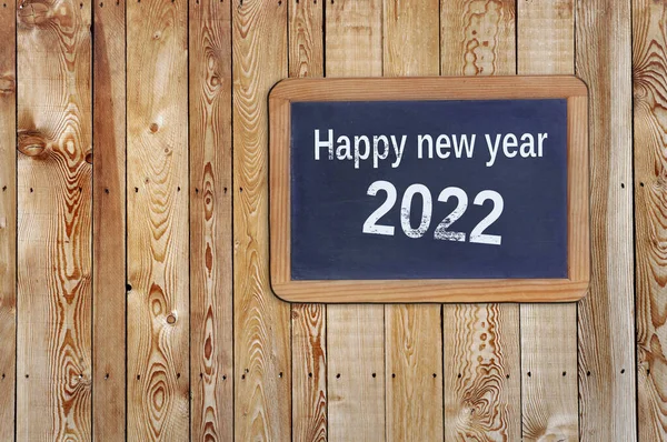 Gelukkig Nieuwjaar 2022 Geschreven Een Lei Rustieke Plank Achtergrond — Stockfoto