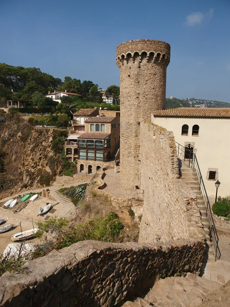 Torre e parede — Fotografia de Stock