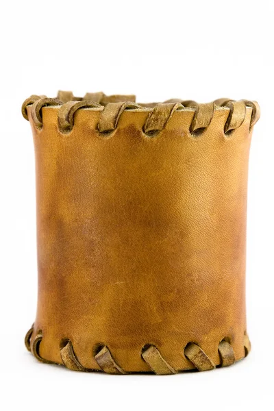 Pequeno recipiente de couro isolado em branco — Fotografia de Stock