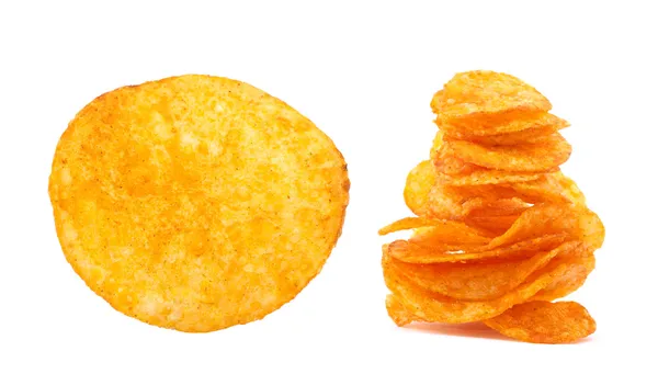 Картофельные чипсы изолированы на белом — стоковое фото
