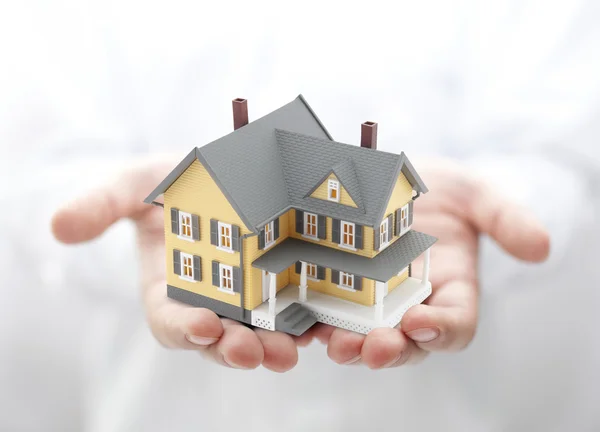 Ellerinizi sarı evde