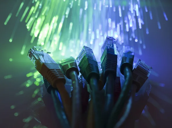 Kable sieciowe z światłowodowym tłem — Zdjęcie stockowe