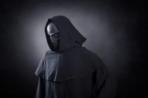 暗闇の中で怖い人型エイリアン — ストック写真