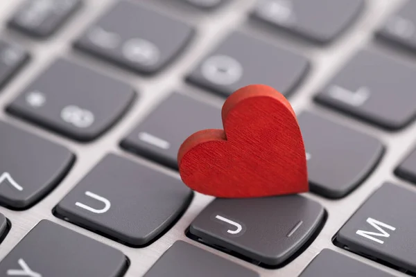 Small Red Heart Computer Keyboard Internet Dating Concept Royalty Free Stock Images