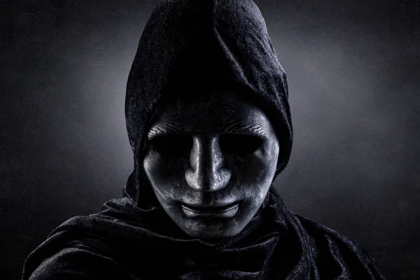 Portrét Strašidelné Postavy Plášti Kapucí — Stock fotografie