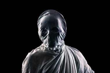 Siyah arkaplanda kırpma yolu ile izole edilmiş korkunç bir hayaletin portresi