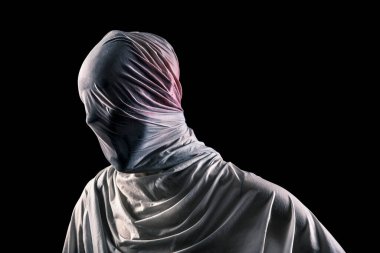 Siyah arkaplanda kırpma yolu ile izole edilmiş korkunç bir hayaletin portresi