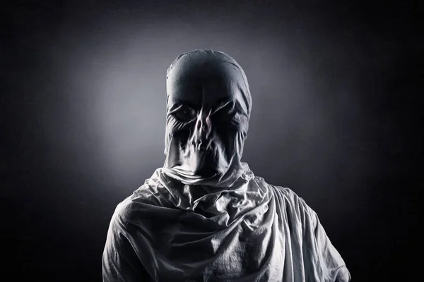 Πορτραίτο Ενός Τρομακτικού Φαντάσματος Πάνω Από Σκοτεινό Ομιχλώδες Φόντο — Φωτογραφία Αρχείου