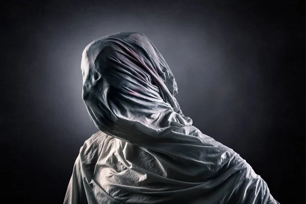 Porträt Eines Beängstigenden Gespenstes Vor Dunklem Nebligem Hintergrund — Stockfoto