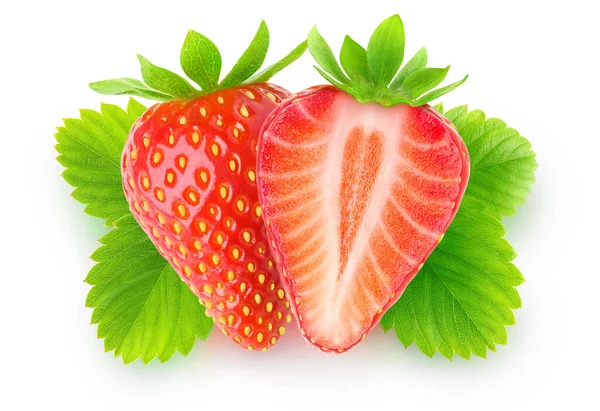 Vereinzelt Geschnittene Erdbeere Eine Halbierte Erdbeerfrucht Über Den Blättern Isoliert — Stockfoto