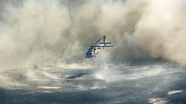 Military Black Hawk Helicopter Landing Taking Dramatic Clouds Dust — Stock Photo, Image
