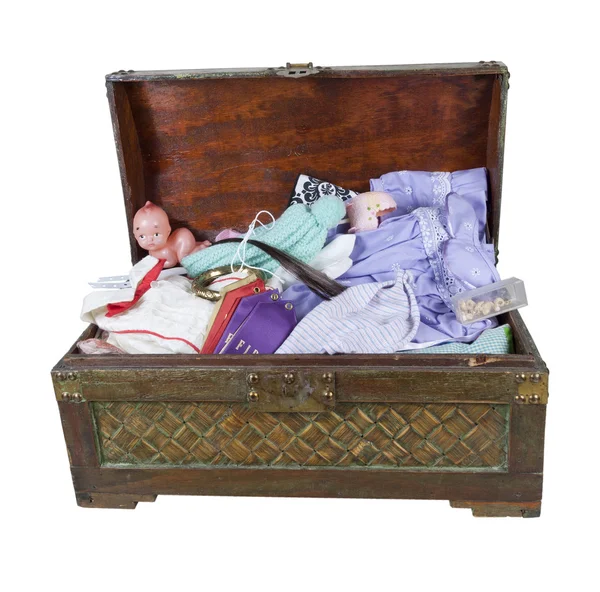 Famille Keepsake Trunk — Photo