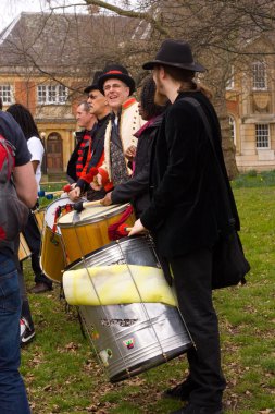 Mart, Londra Tottenham keser.