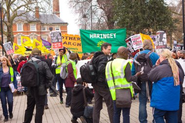 Mart, Londra Tottenham keser.