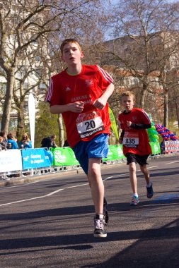 çocuklar Londra Maratonu