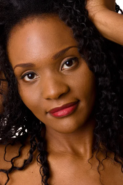 Porträt einer schönen afroamerikanischen Frau — Stockfoto