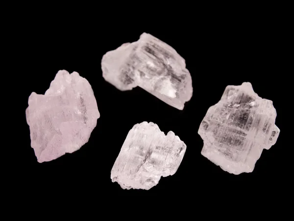 Pink crystals of gemmy spodumene — Stock Photo, Image