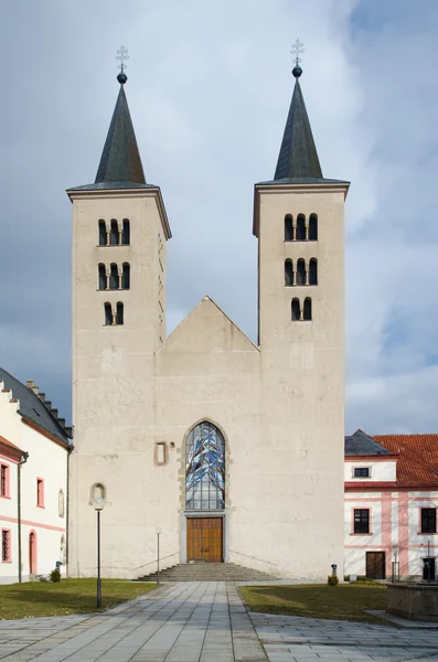 Iglesia románica de Nanebevzeti Panny Marie —  Fotos de Stock