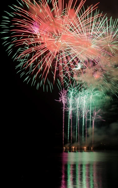 Fireworks show at the lake — Stock Photo, Image