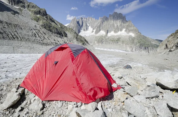 Camping en los Alpes franceses — Foto de Stock